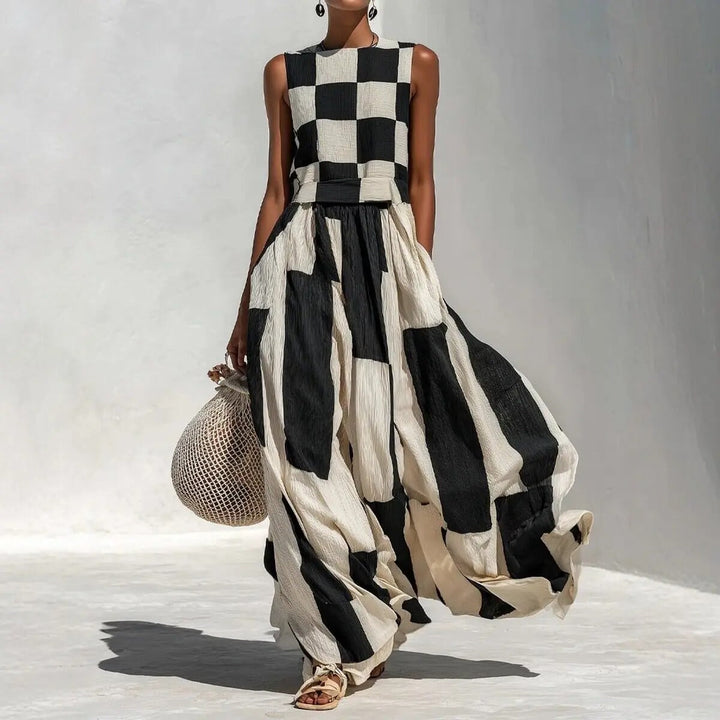 Noa | Geometric Maxi Dress in Black and White